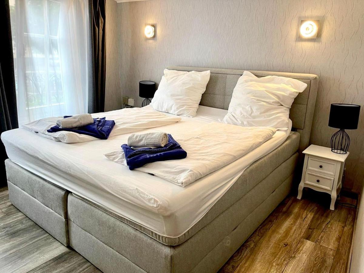The Burgklause Boutique Hotel Linz am Rhein Bagian luar foto
